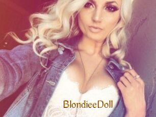 BlondieeDoll