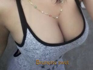 Brunette_swet