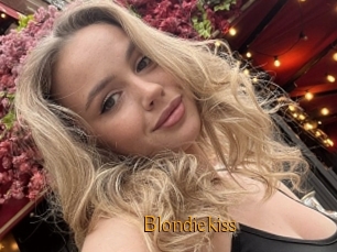 Blondiekiss