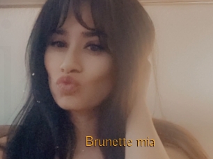 Brunette_mia