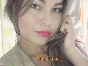 Mia_Daniels