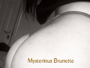 Mysterious_Brunette