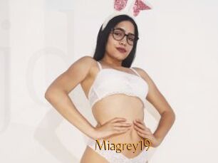 Miagrey19