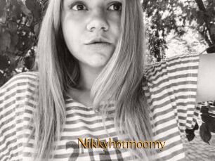 Nikkyhotmoomy