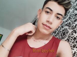 Tom_boyhot