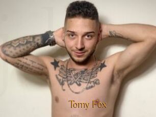 Tomy_Fox