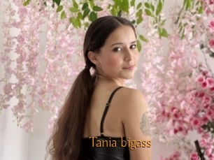 Tania_bigass